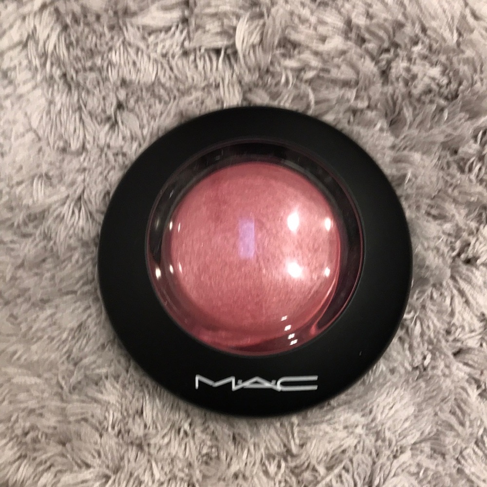 MAC blush
